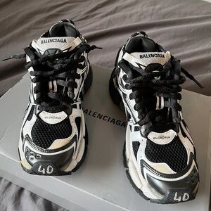 Balenciaga Runner